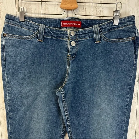 Vintage Levi's 520 Too Superlow stretch flare jeans size juniors 13 Médium wash - Picture 2 of 12